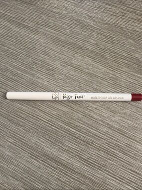Belle by Kim Gravel Waterproof Gel Lip Liner - Red